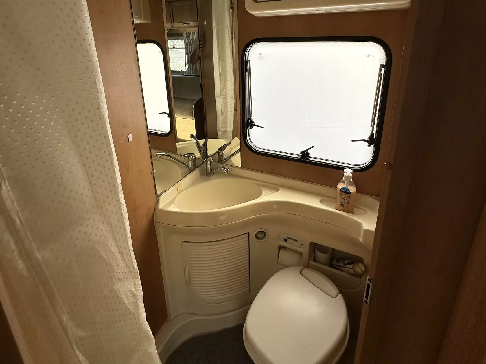 Motorhome.ge Fiat SEA A610 Alcove, open photo 5
