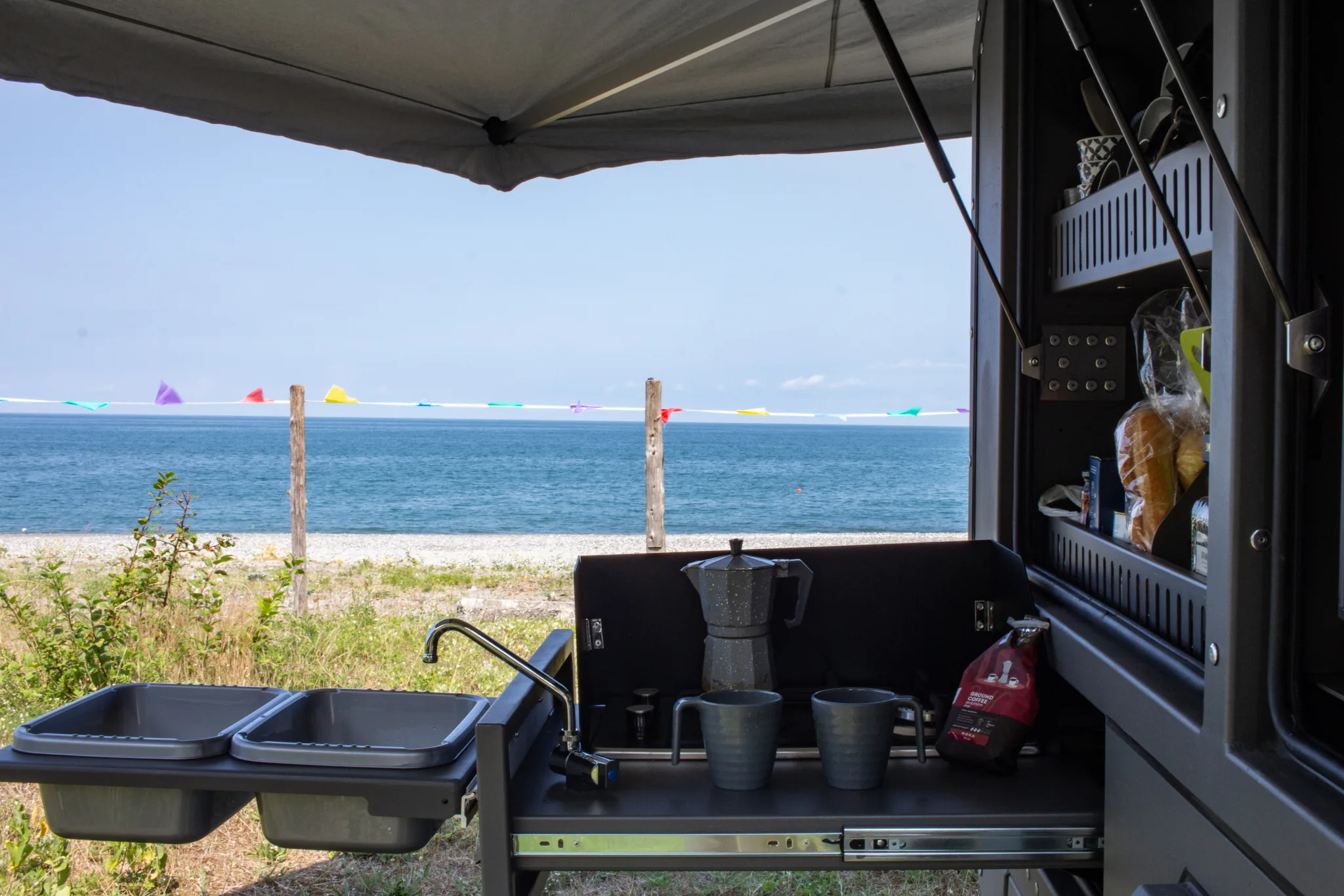 Overlando Toyota Hilux 4x4 Expedition Camper, open photo 2