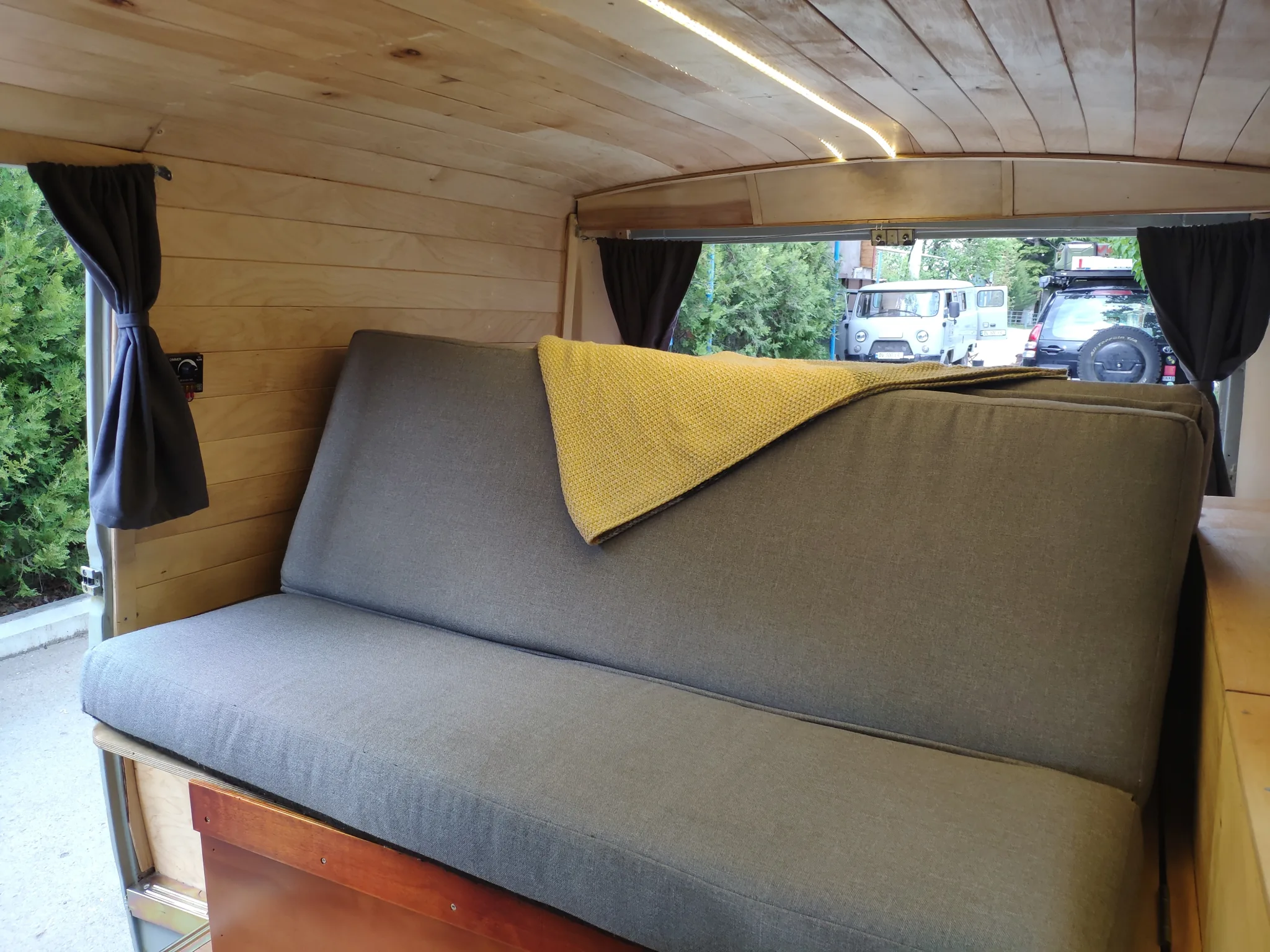 Overlando UAZ Buhanka Campervan, open photo 4