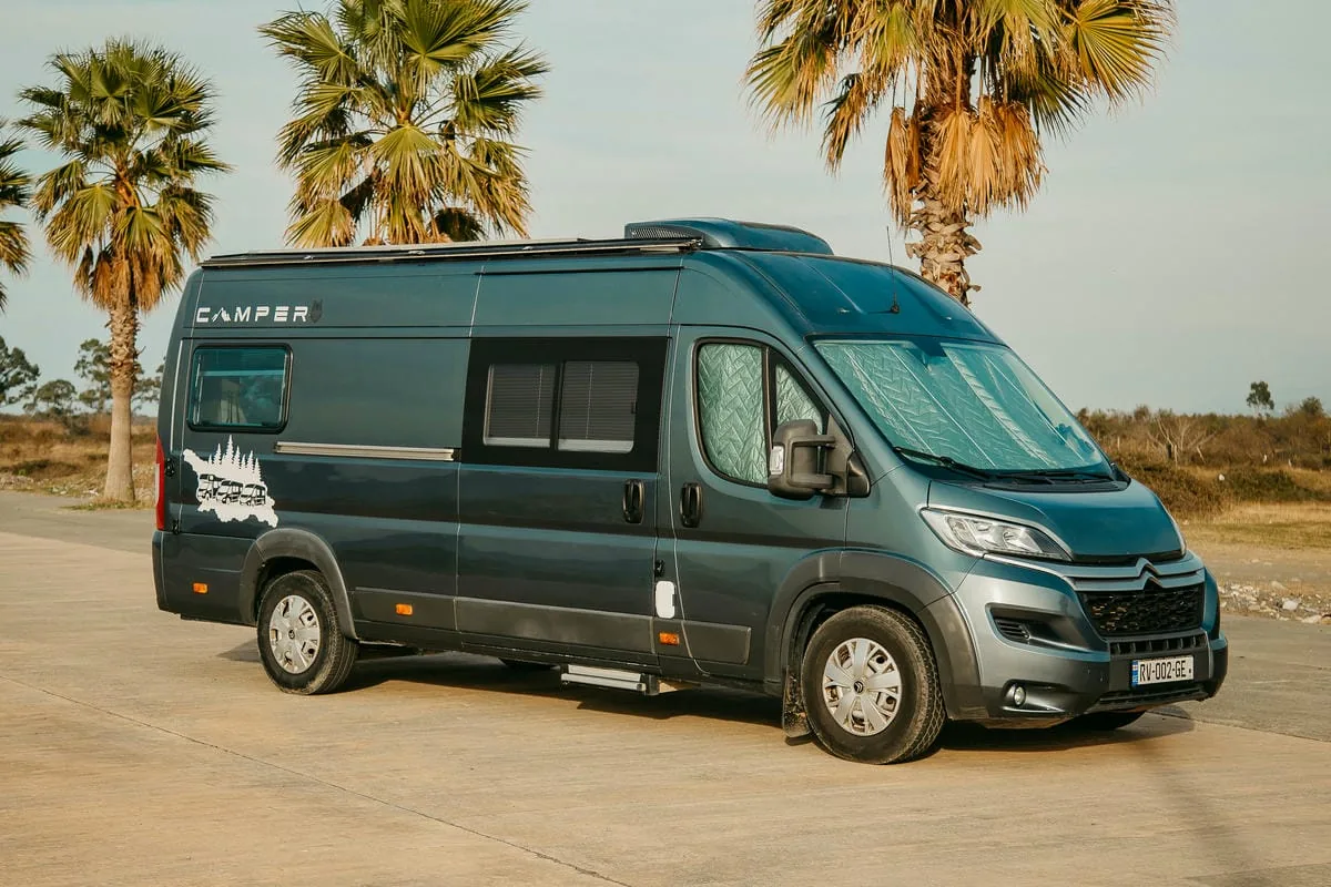 RV Rent GE Blueberry Campervan
