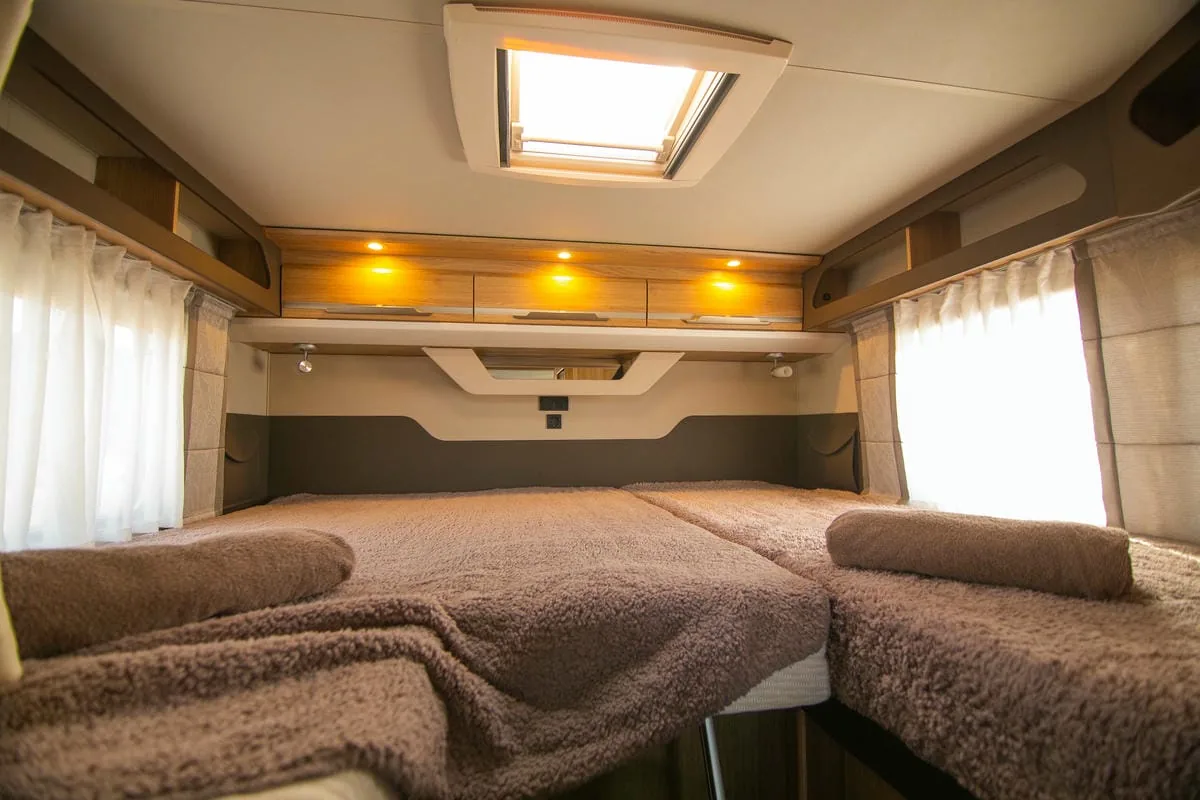 RV Rent GE Knaus, open photo 5