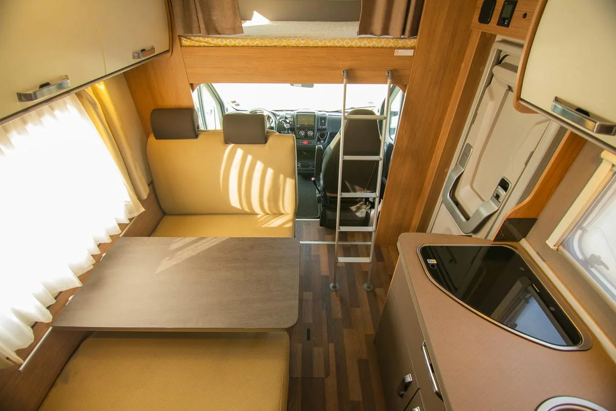 RV Rent GE Weinsberg 600, open photo 3